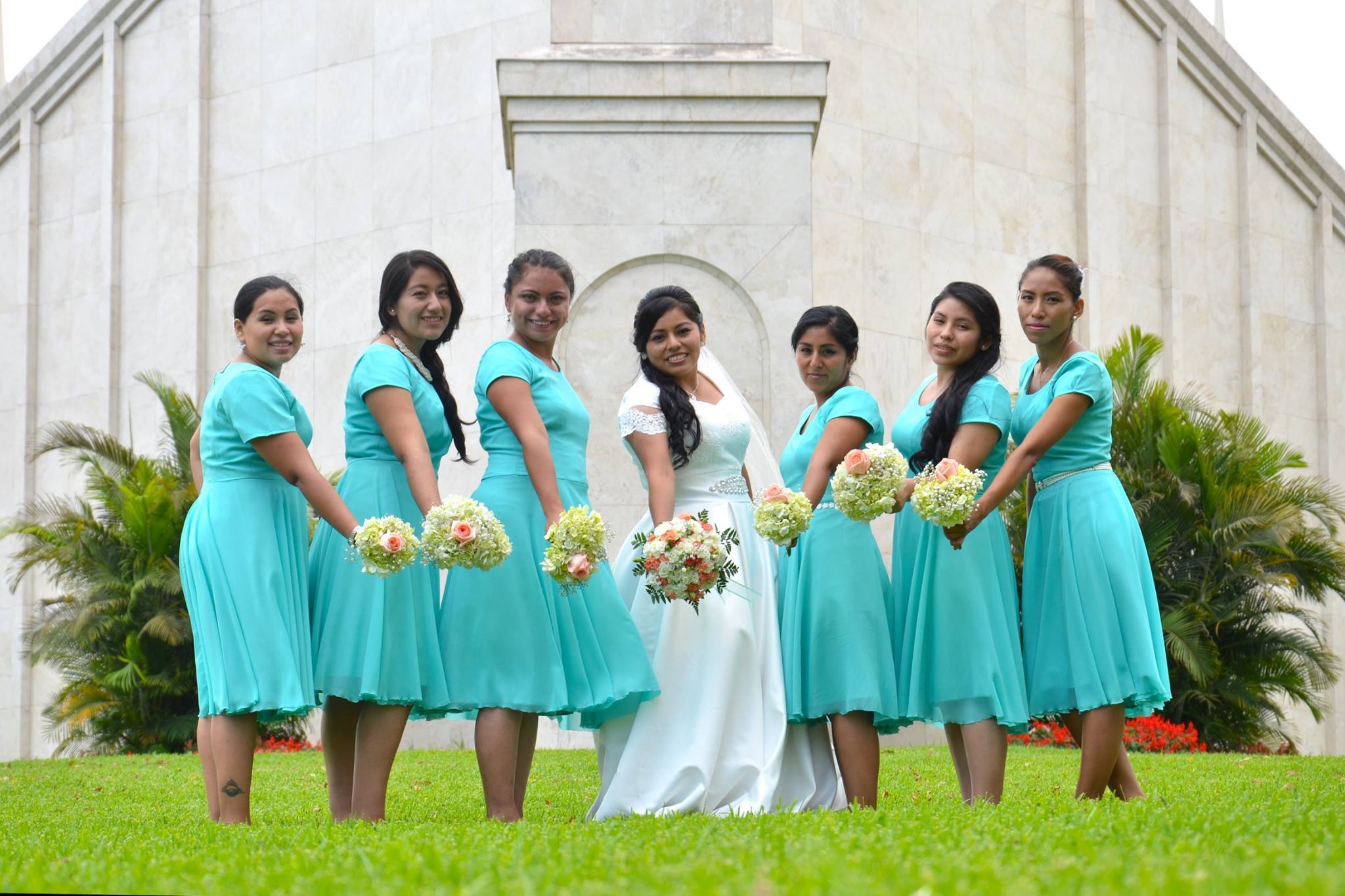 Bride and Bridesmaids in Turquoise